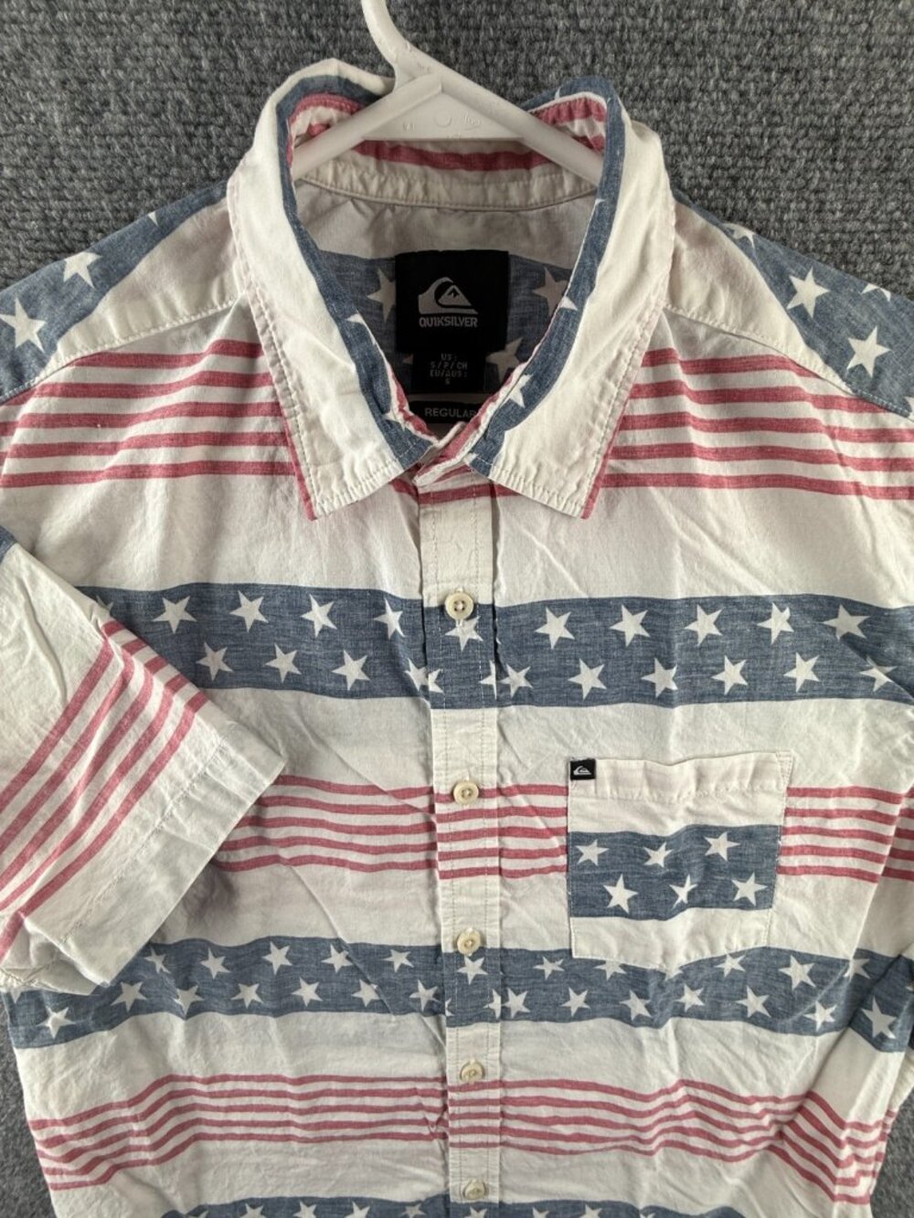 Quiksilver Red White Blue USA Flag Button Up Shirt Short Sleeve Small Regular